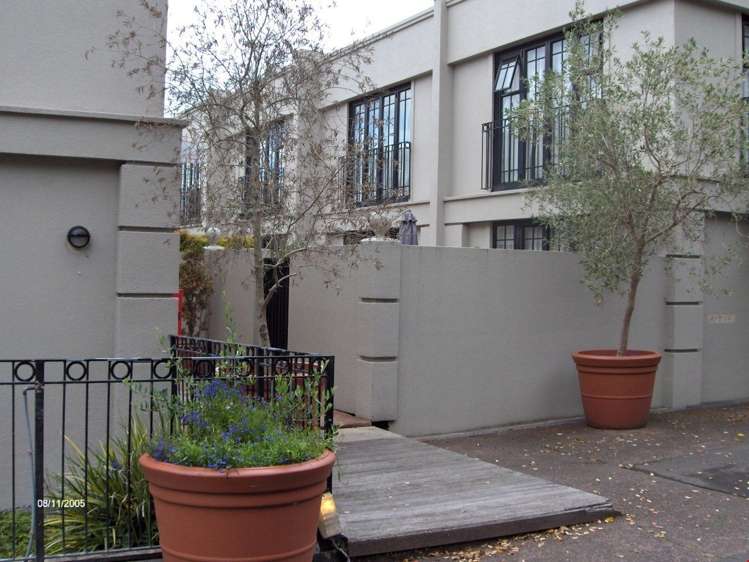 4c/8 Farnham Street Parnell_0