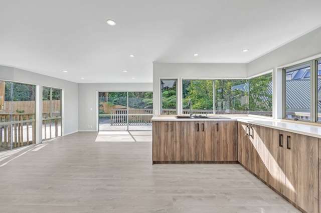 2/33 Penguin Drive Murrays Bay_3