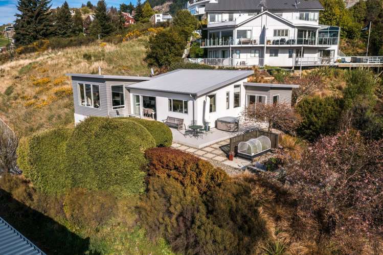 9 Matakauri Place Fernhill/Sunshine Bay_4