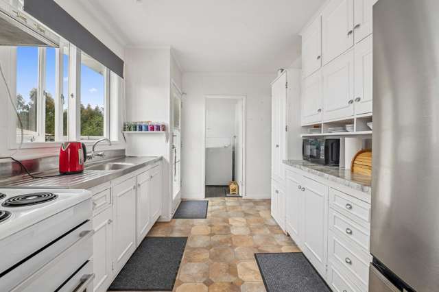 77 Lisa Crescent Mangakakahi_1