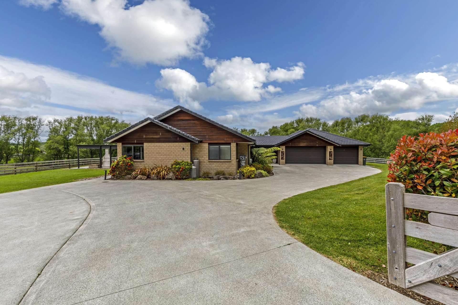 34 Arone Way Wainui_0