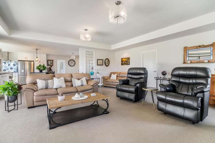 65 Racecourse Road_5