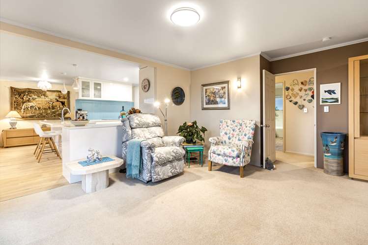 4 Astor Place Orewa_3