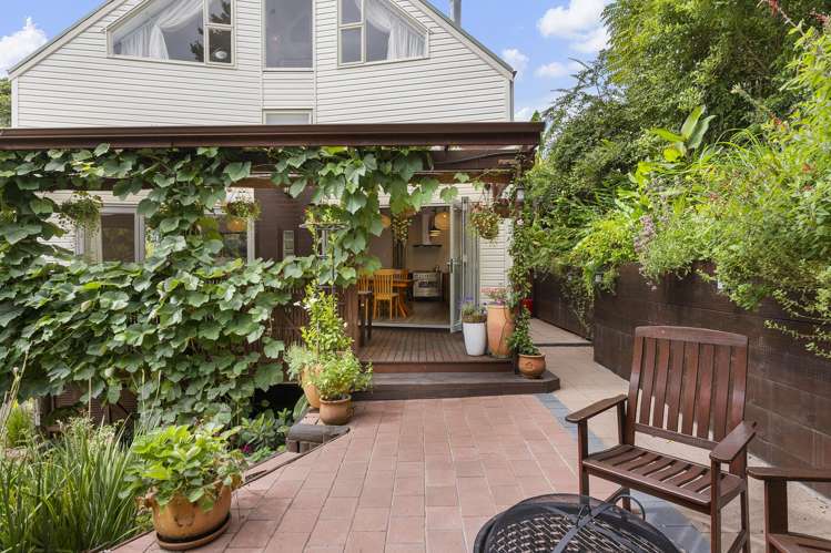 2/5A Dakota Avenue Beach Haven_12