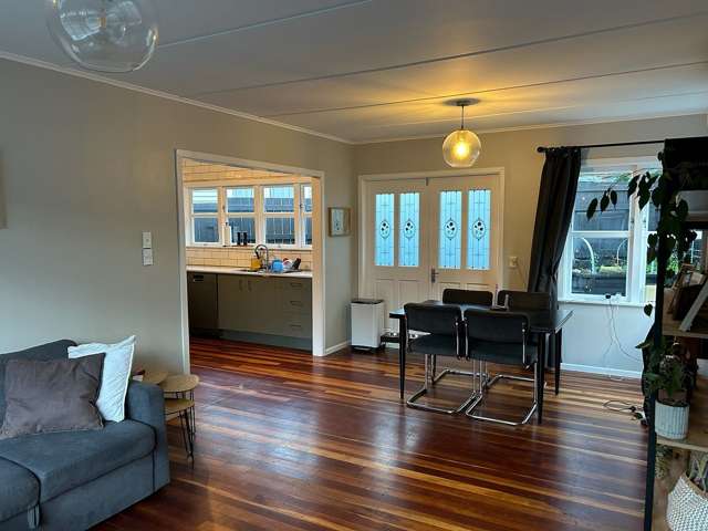 56 Sunny Grove Wainuiomata_3