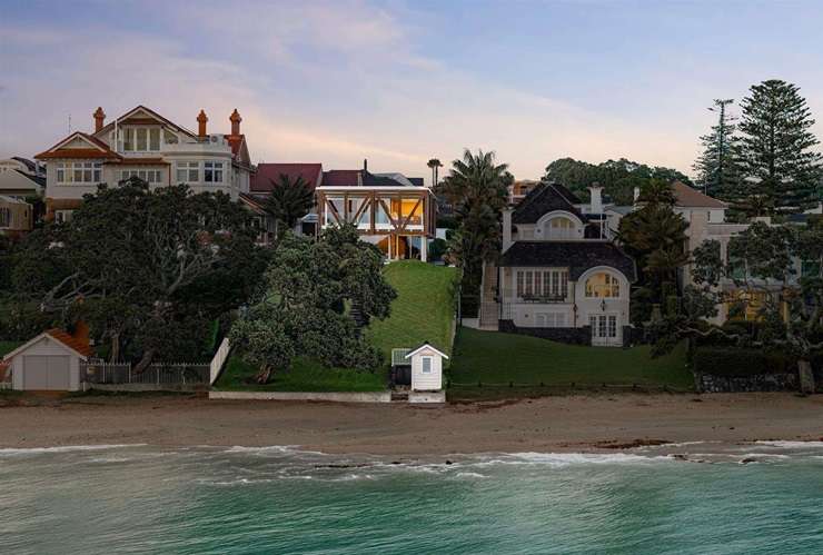 Takapuna House, at 25-27 William Street, in Auckland's Takapuna, is well known to beach-goers in the suburb. Photo / Supplied