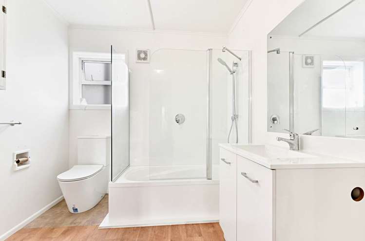 2/17A Esplanade Road Mt Eden_6