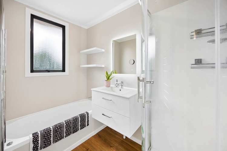 2/342C Royal Road Massey_10