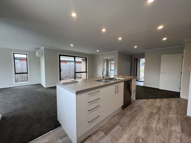 29 Geoff Geering Drive Netherby_4