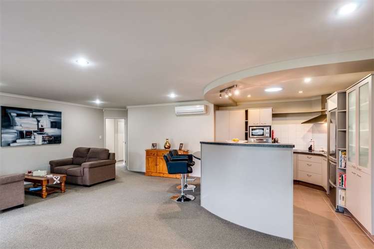 17 Palliser Place Poraiti_6