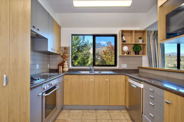 16 Panners Way Queenstown_9