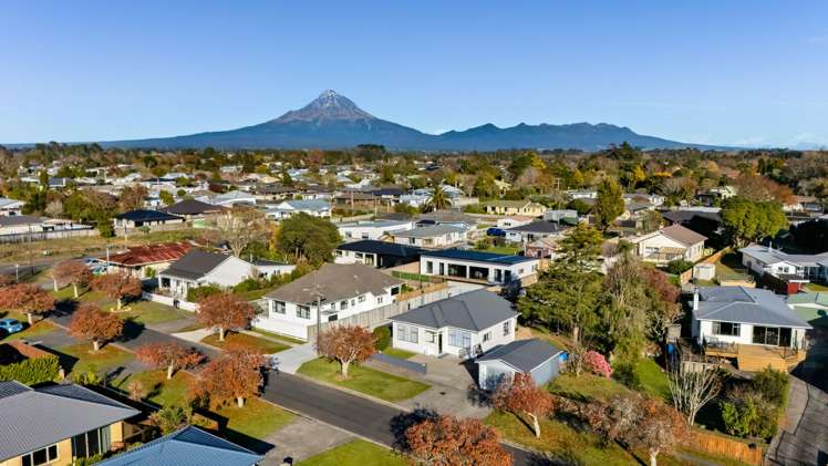 10 Mahoe Street Inglewood_18