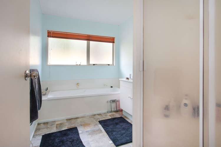 13 Dee Place Torbay_15