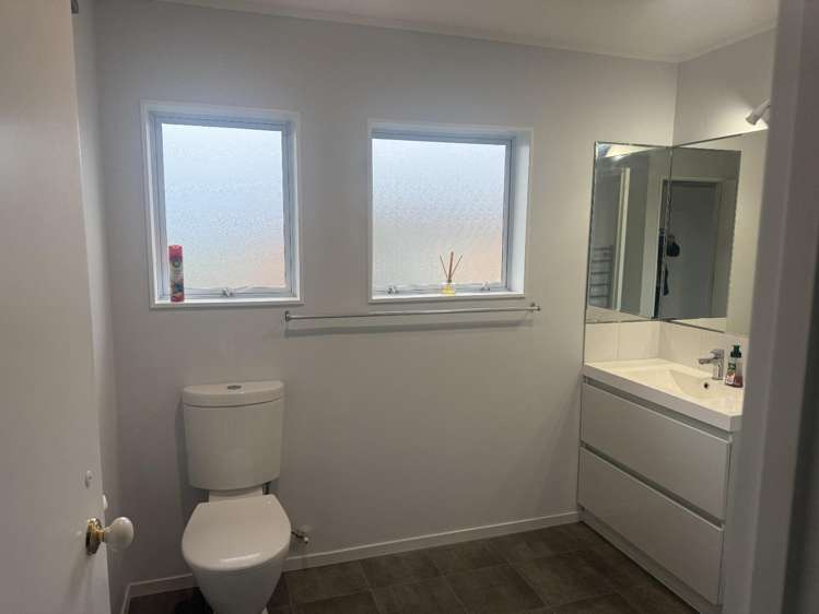 130Q Lakeside Drive Orewa_7