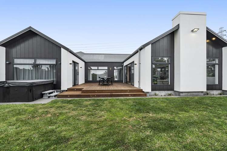 28 Honeyfield Drive Whalers Gate_30