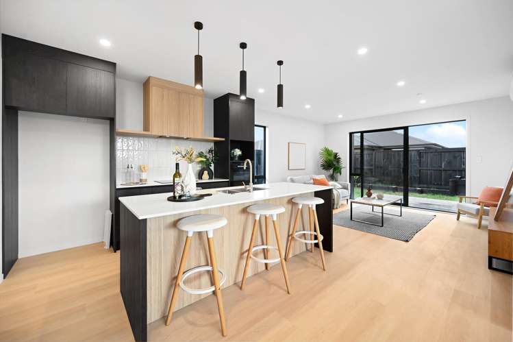 17 Auburn Green Peacocke_5