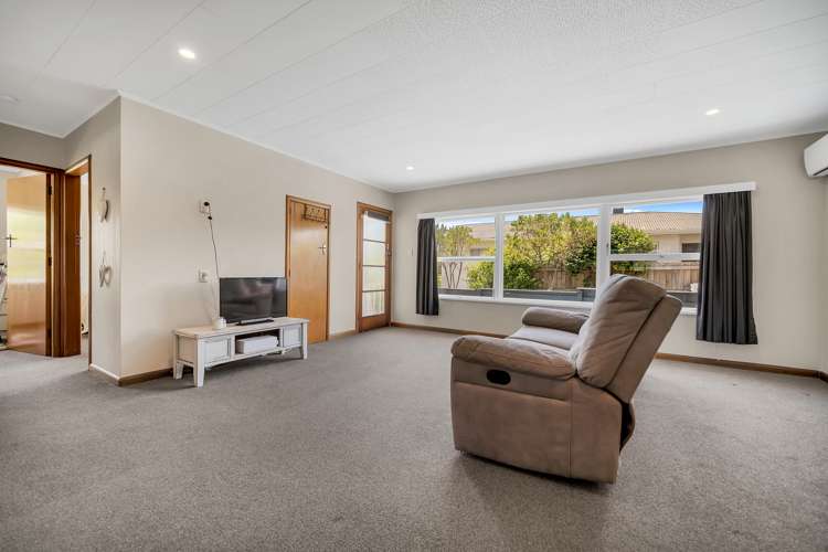 1/7 Tennyson Crescent Stoke_8