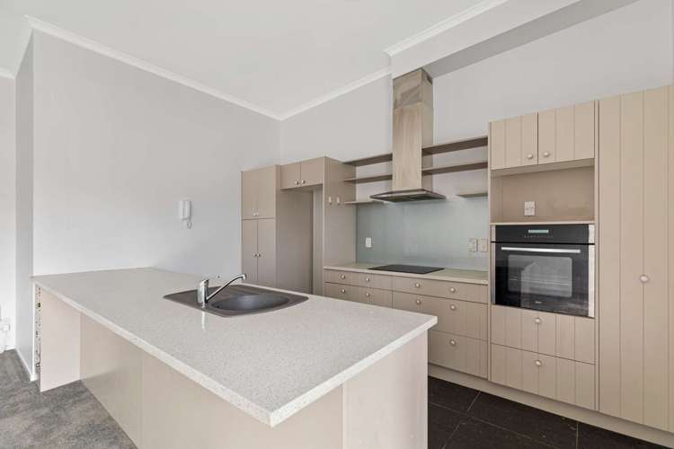 23/11 Carlos Drive Flat Bush_2