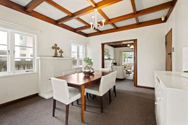 21 Waiatarua Road_4