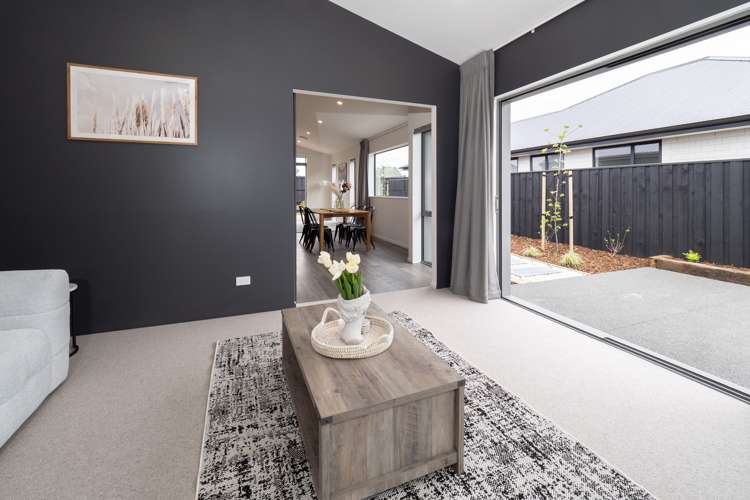 6 Strowan Avenue Elgin_14