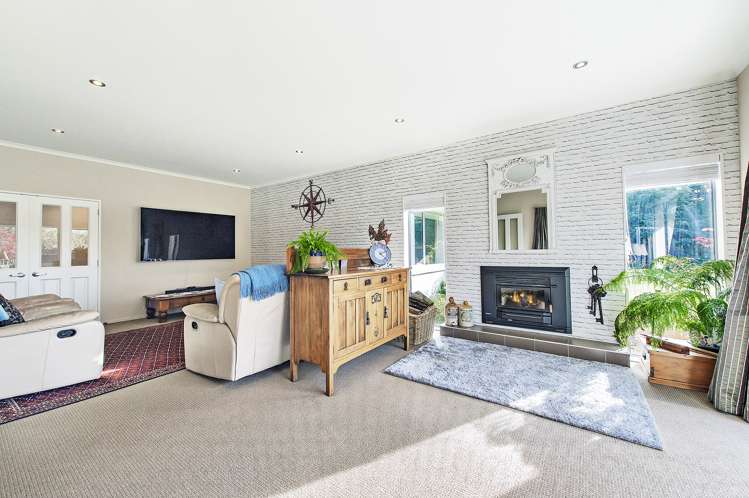 74 Stott Drive Darfield_12