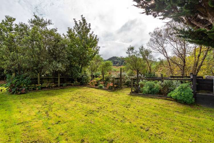 39 Western Lake Road Featherston_18