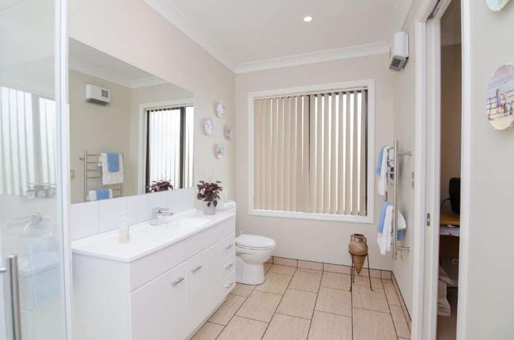 6 Eagle Place Martinborough_13