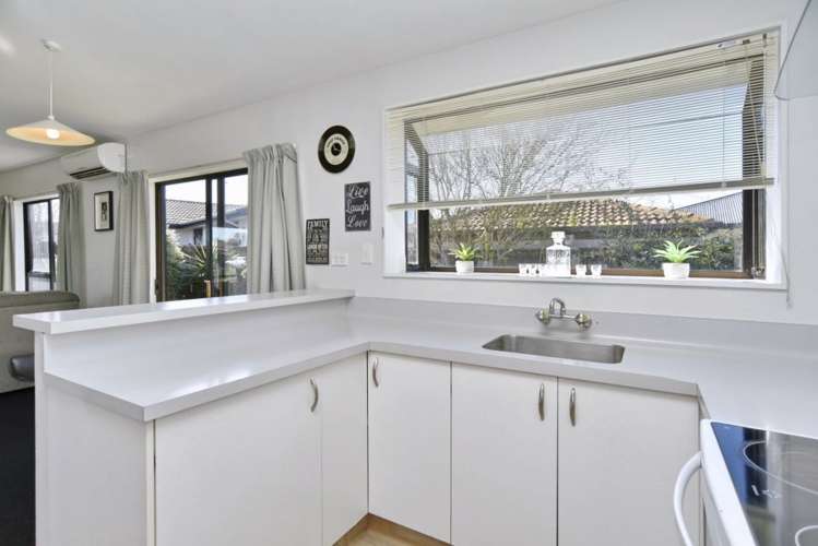 6 Heriott Close Burwood_10