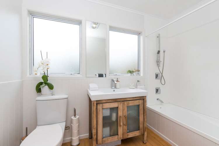 5 Mayburn Road Te Atatu Peninsula_12