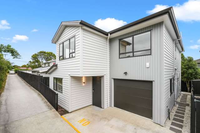 Spacious Modern Living - Central New Lynn