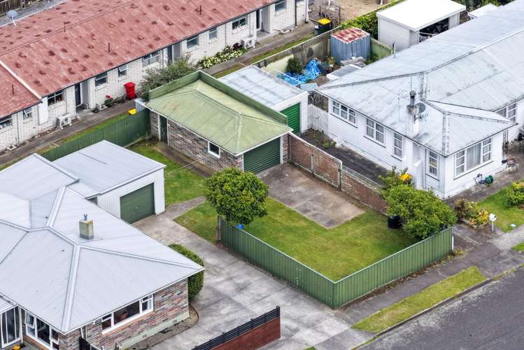 587 Queen Street East Levin_26