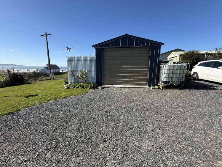 13 Wood Street Kaka Point_18