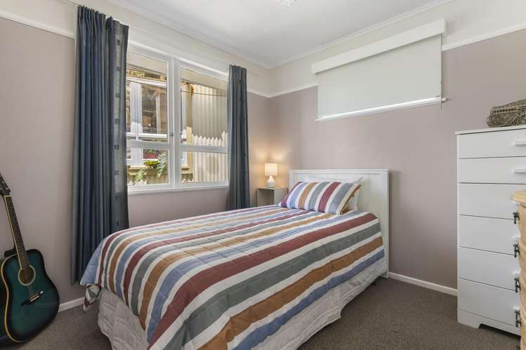 70 Fairclough Road Beach Haven_13