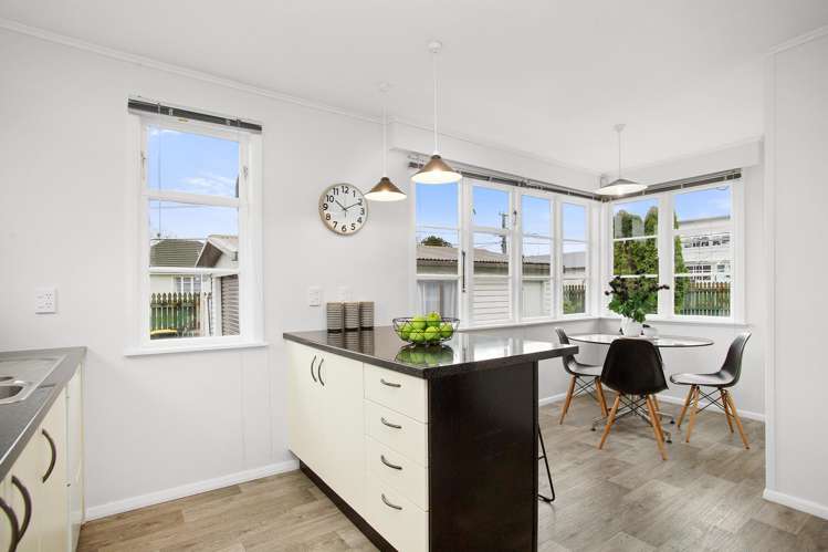 1/1 Strand Crescent Naenae_6