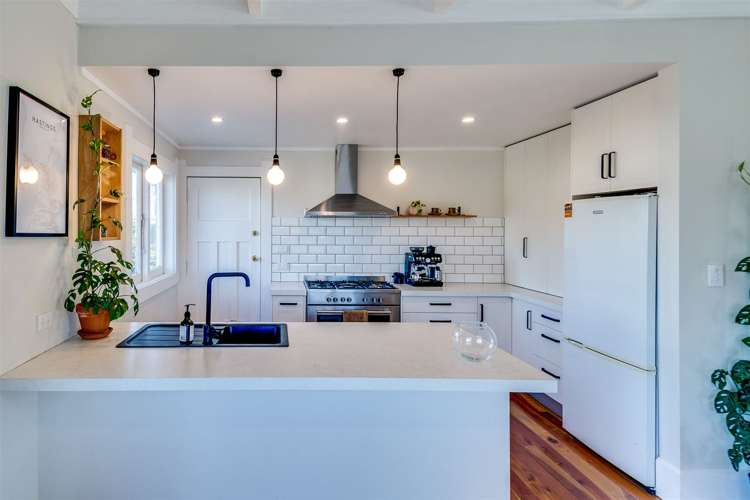 1213 Caroline Road Mayfair_6