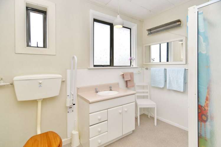 72 Racecourse Road Sockburn_13