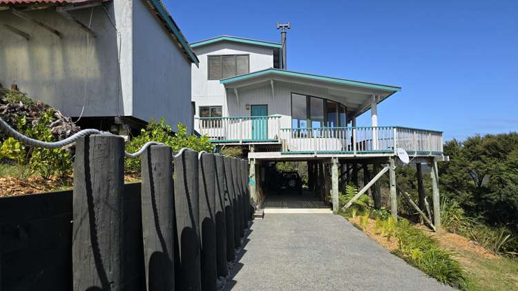 20 Harpoon Hill Great Barrier Island_20