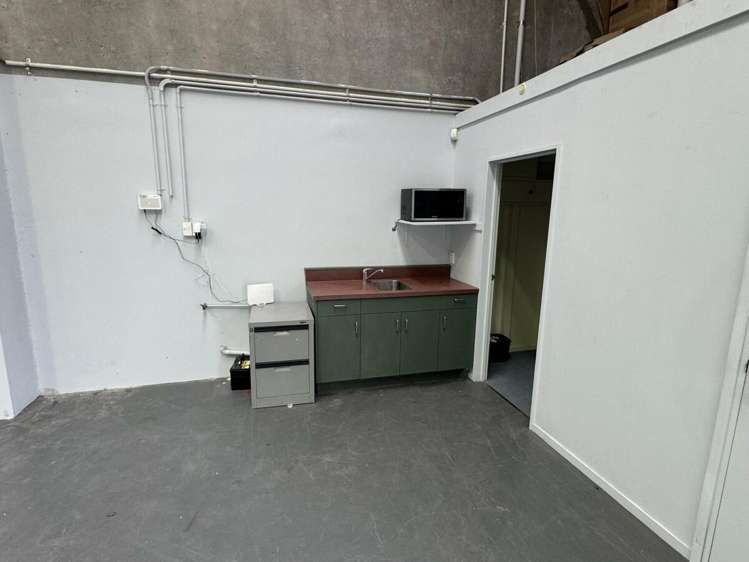 Unit 1, 473 Brougham Street Waltham_5