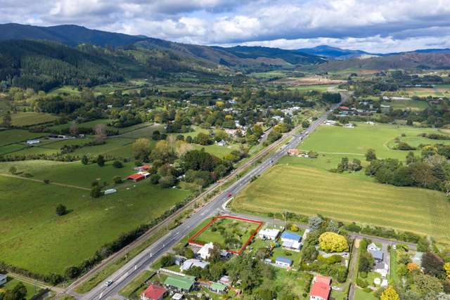 2 and 4 Waikawa Beach Road Manakau_2