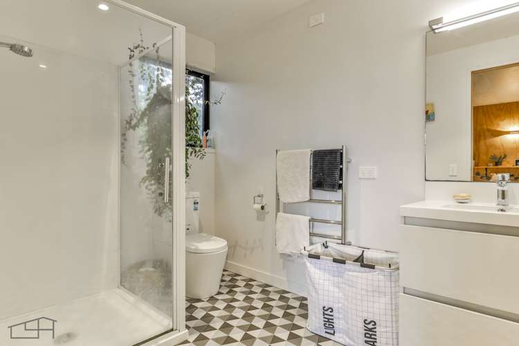 27 Longfellow Parade Glen Eden_23