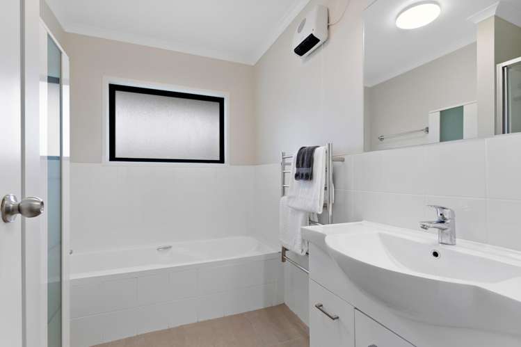 4 Marine Parade Mellons Bay_9