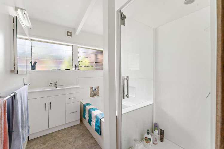 34 Lowtherhurst Road Massey_13