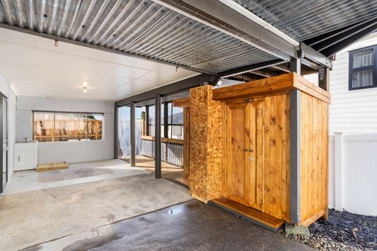 120 Golf Road New Lynn_22