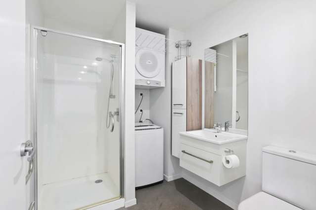 907/20 McCrae Way New Lynn_4