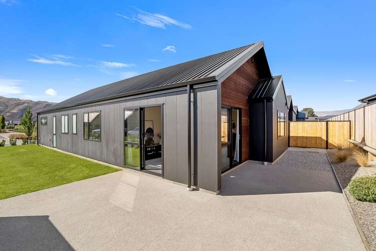 57 Magnum Drive Cromwell_18