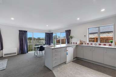 13 Pohutukawa Grove_4