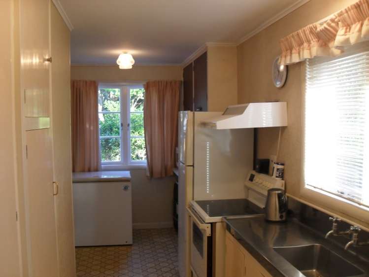 98 Albert Street Hamilton East_10