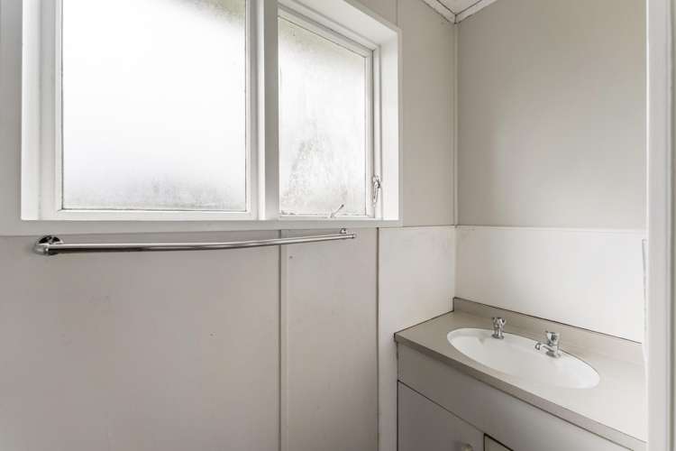 134 Mahia Road Wattle Downs_15