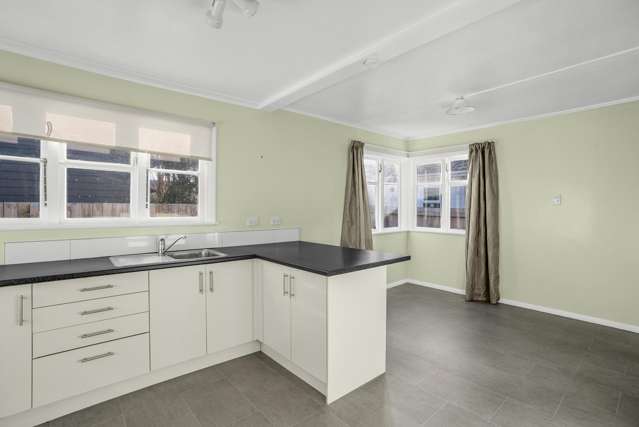 9 Fitzherbert Road Wainuiomata_4