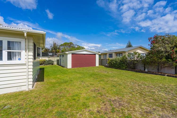 11 Adrian Grove Waikanae Beach_21